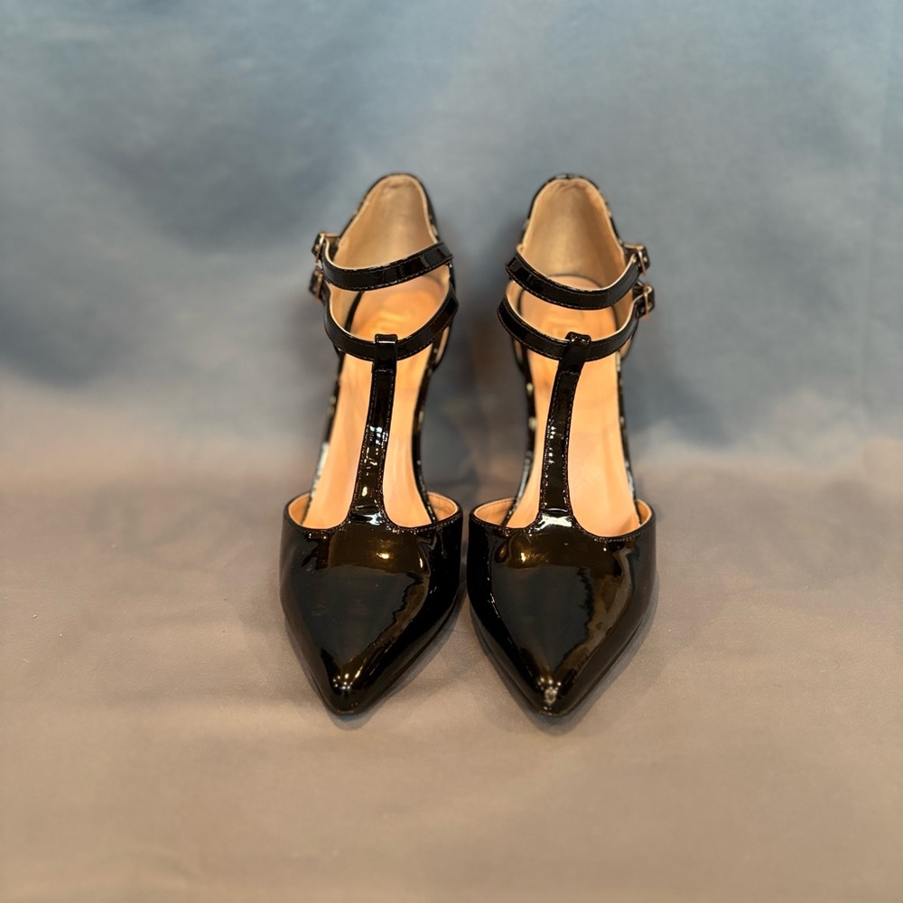 Journee Collection Black Patent Leather T-Strap Women's Pumps